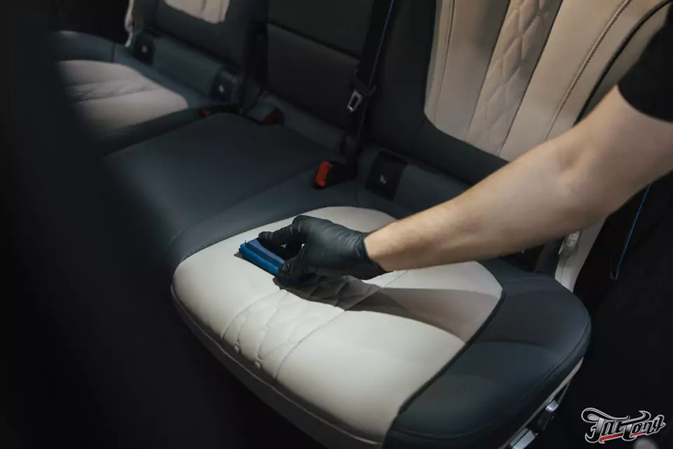 Заменили на BMW X7 Bowers & Wilkins: выполнили комплексную шумоизоляцию салона и построили новую акустическую систему!
